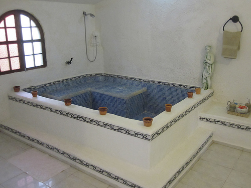 Ванная комната в романском стиле